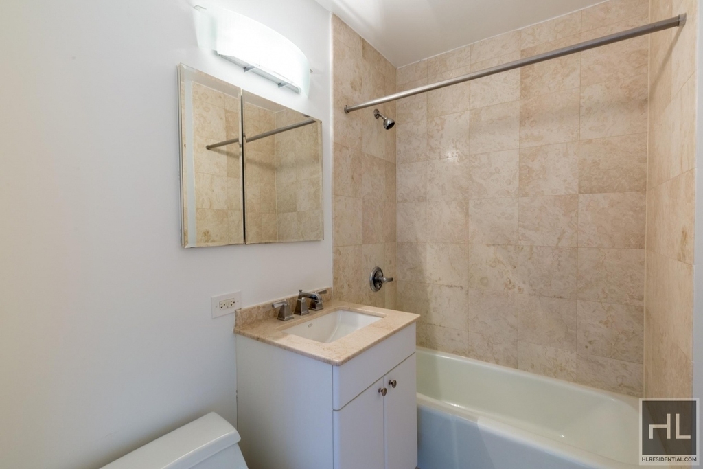 West 48th Street - Photo 4