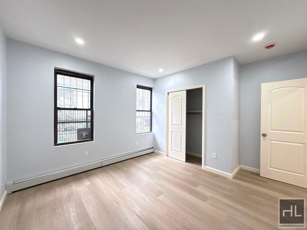 Steinway Street - Photo 4