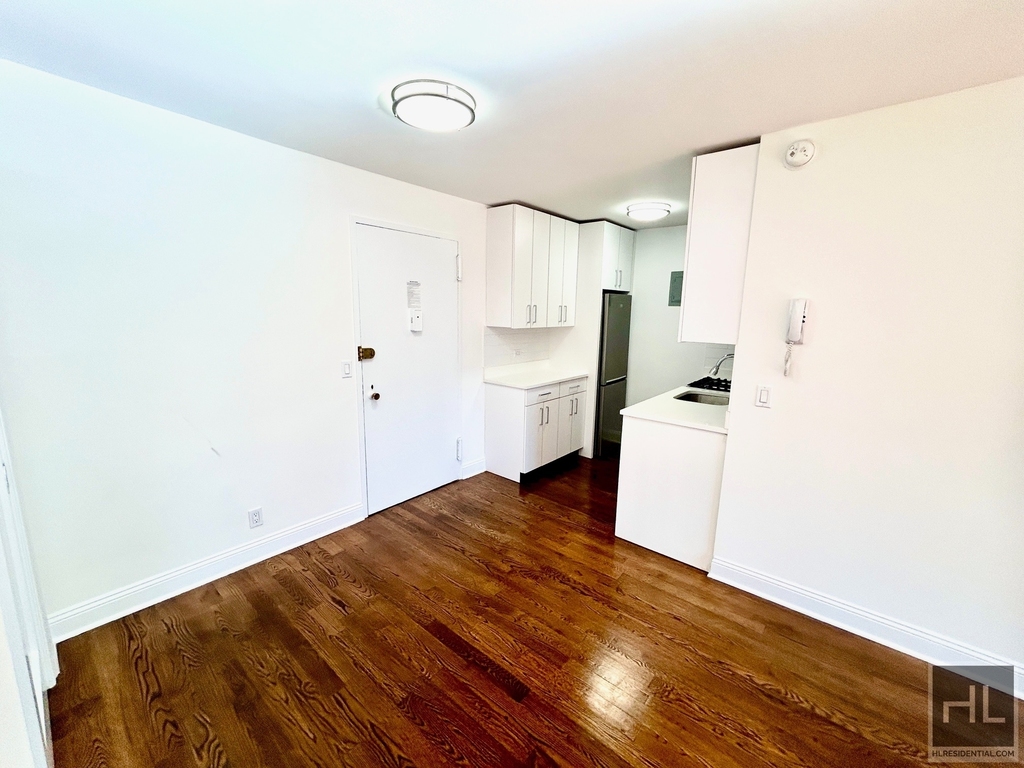 E 88th St - Photo 7