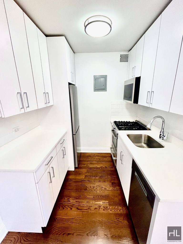 E 88th St - Photo 10
