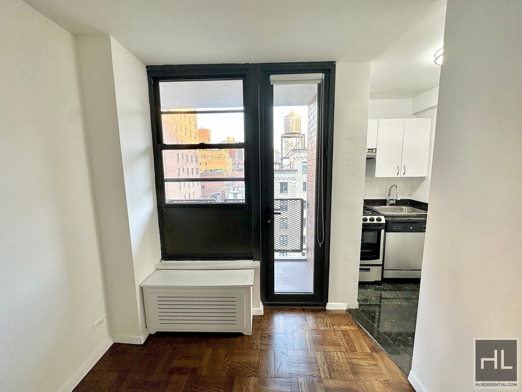 East 35 Street - Photo 2