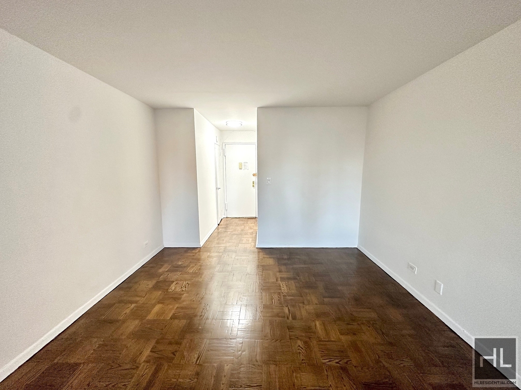 East 35 Street - Photo 1