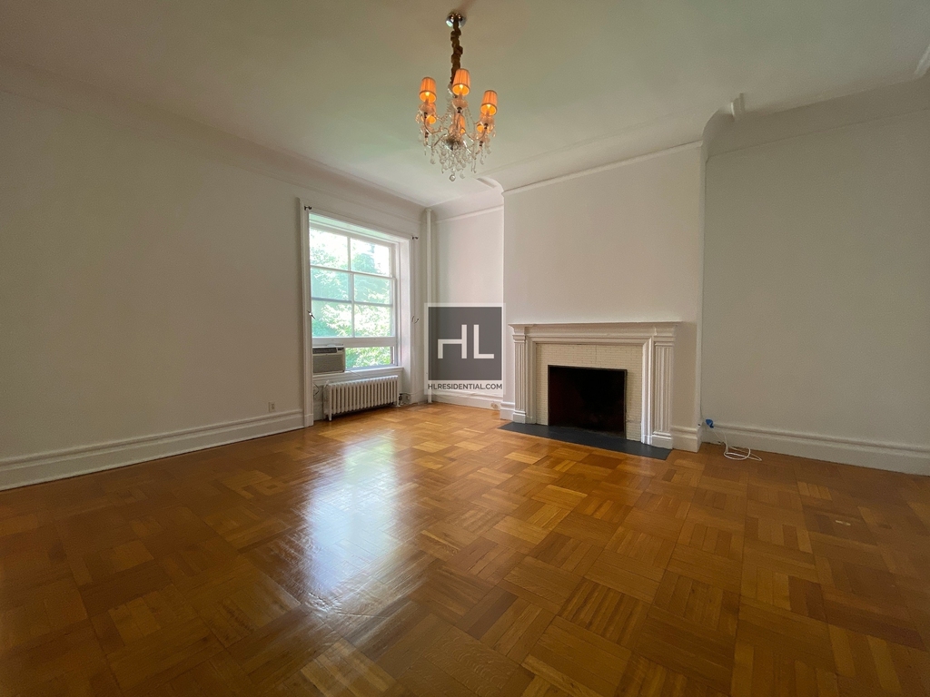 East 71 Street - Photo 0
