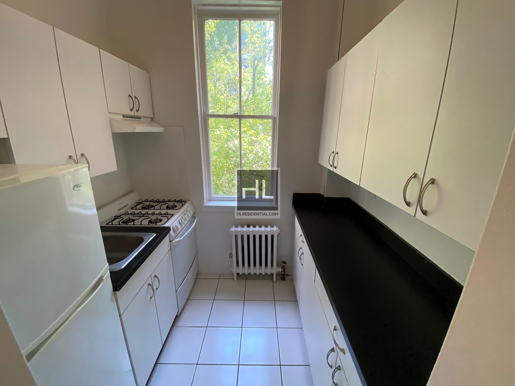 East 71 Street - Photo 3