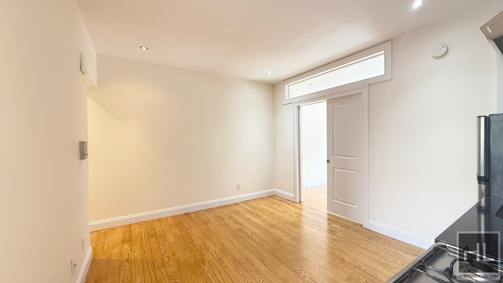 West 11th Street - Photo 2