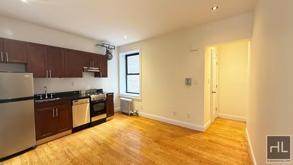 West 11th Street - Photo 1