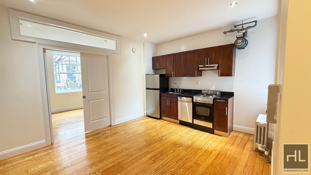 West 11th Street - Photo 0
