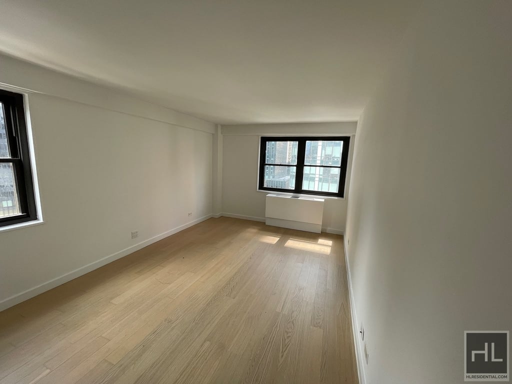 East 39th Street - Photo 3