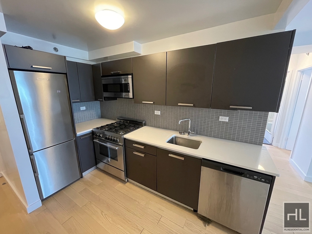 East 39th Street - Photo 2