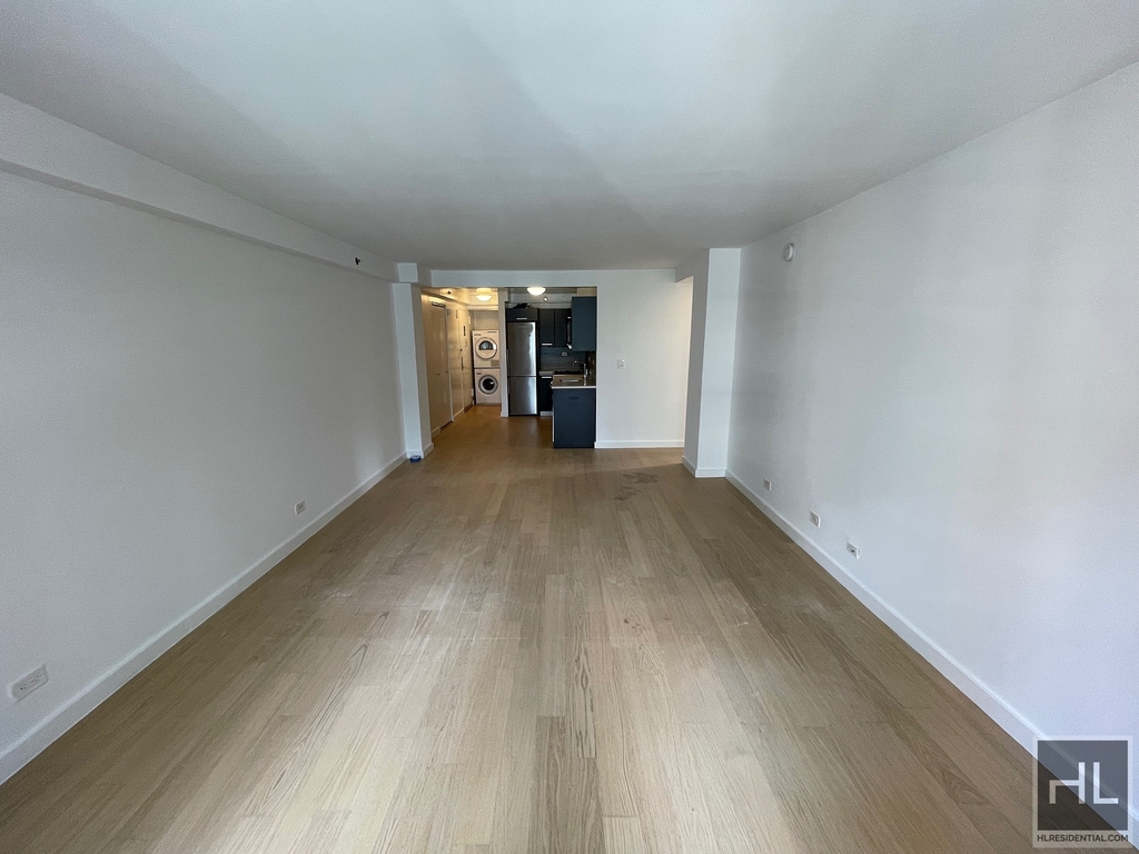 East 39th Street - Photo 1