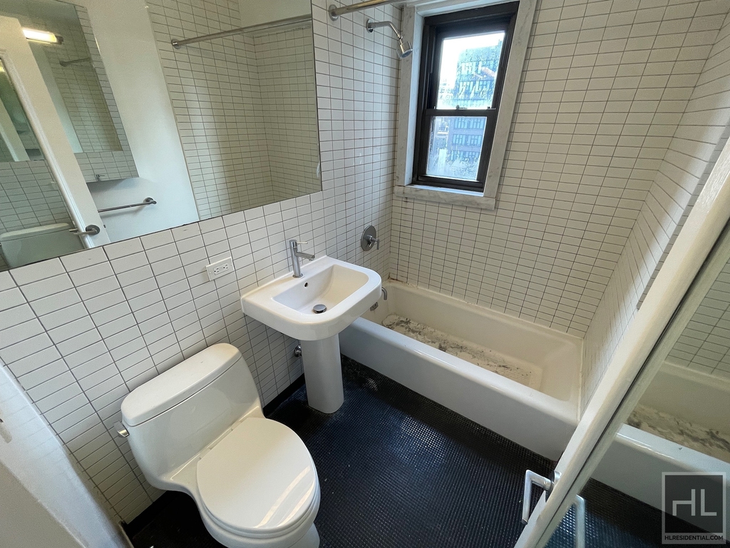 East 39th Street - Photo 7