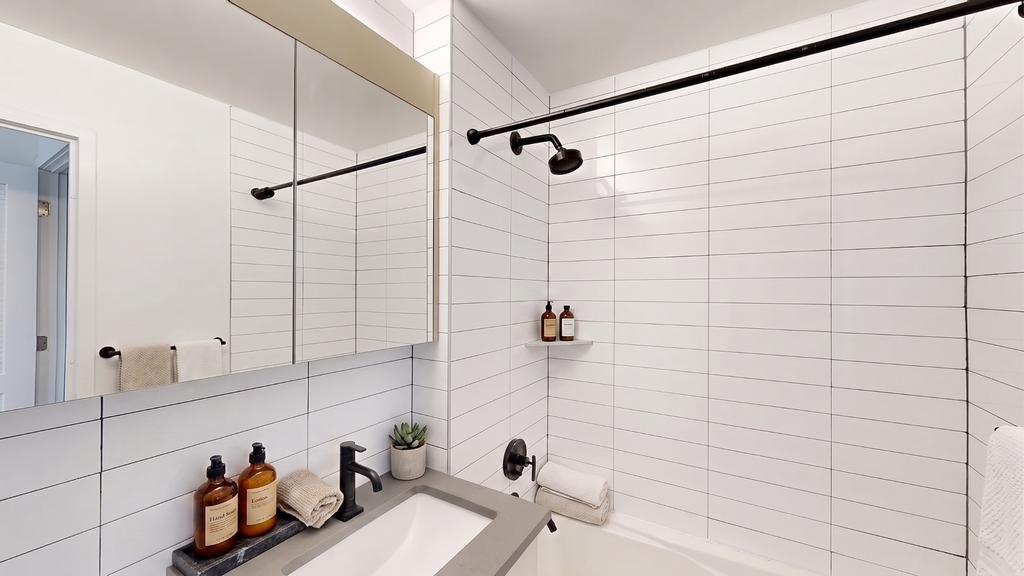 801 Amsterdam Avenue - Photo 3