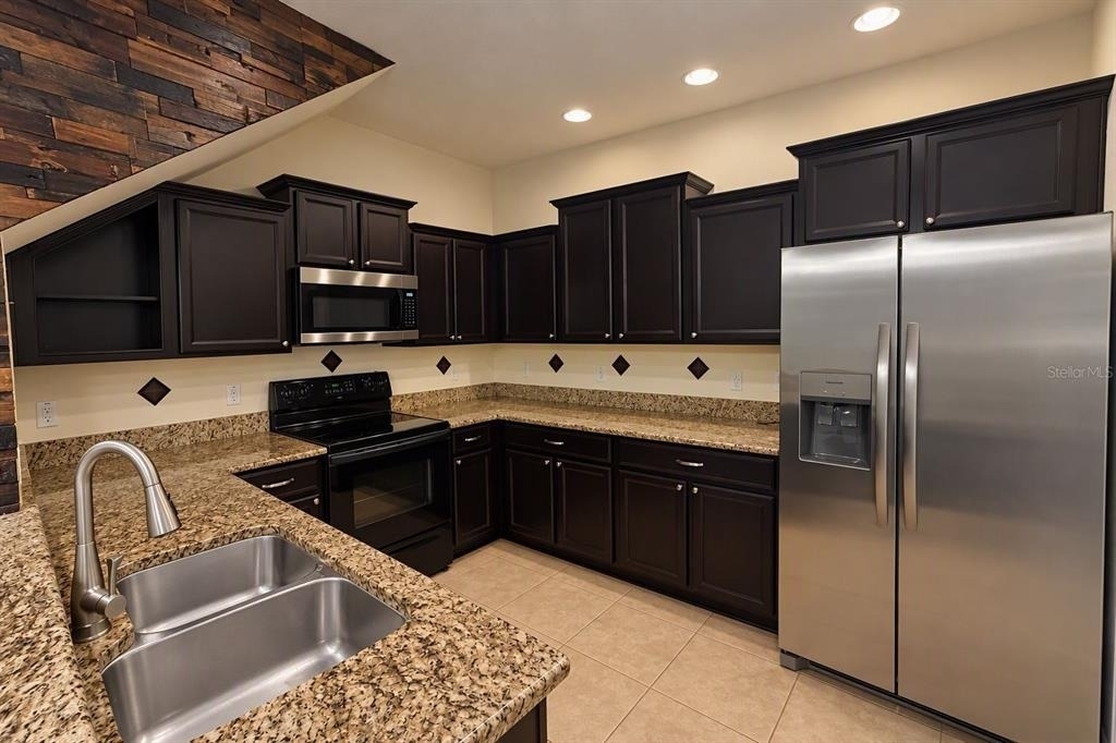 14304 Desert Haven Street - Photo 5