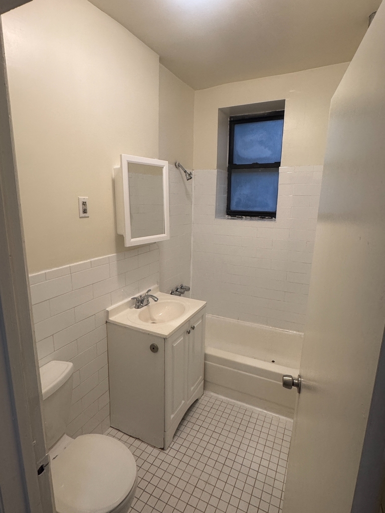 325 East 89th Street, New York, NY 10128 - Photo 10