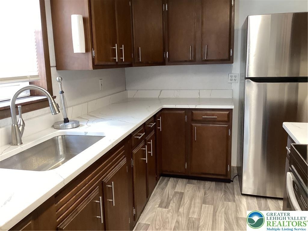 1116 W Liberty Street - Photo 2