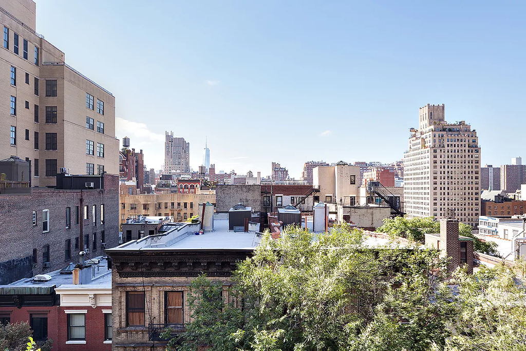 245 West 25th Street - Photo 13