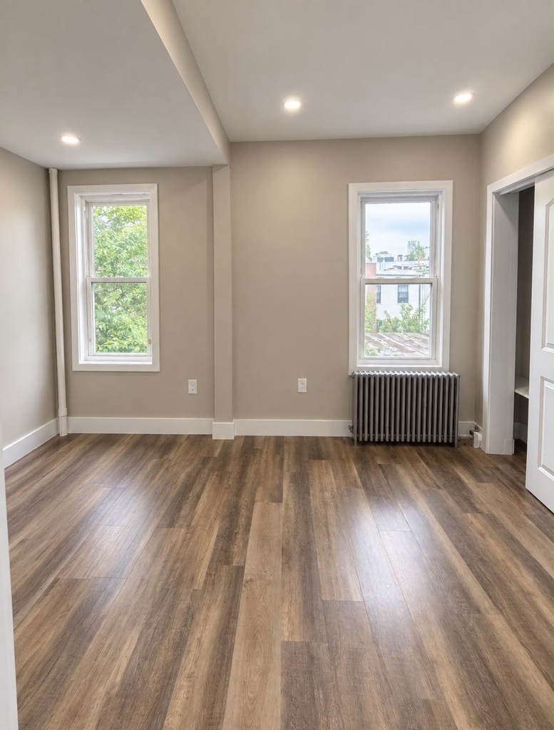 25 Marconi Place - Photo 3