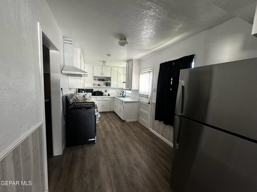 8040 Carpenter Drive - Photo 1