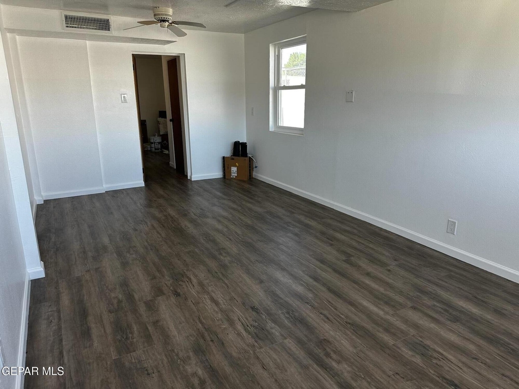 8040 Carpenter Drive - Photo 3