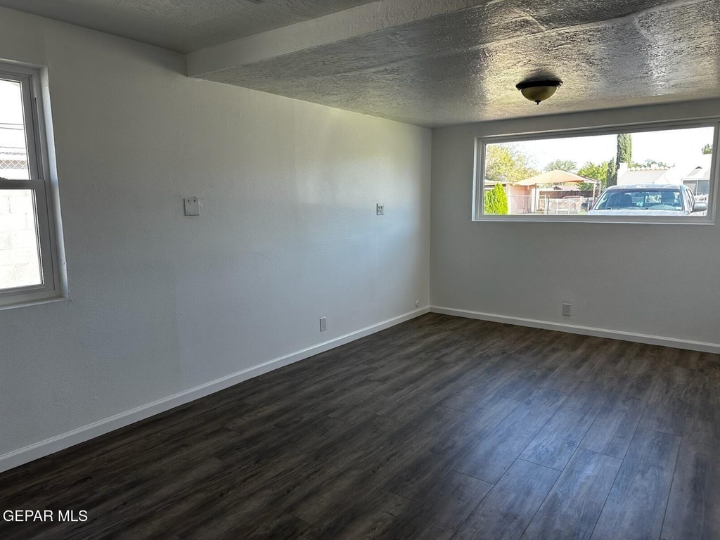 8040 Carpenter Drive - Photo 7
