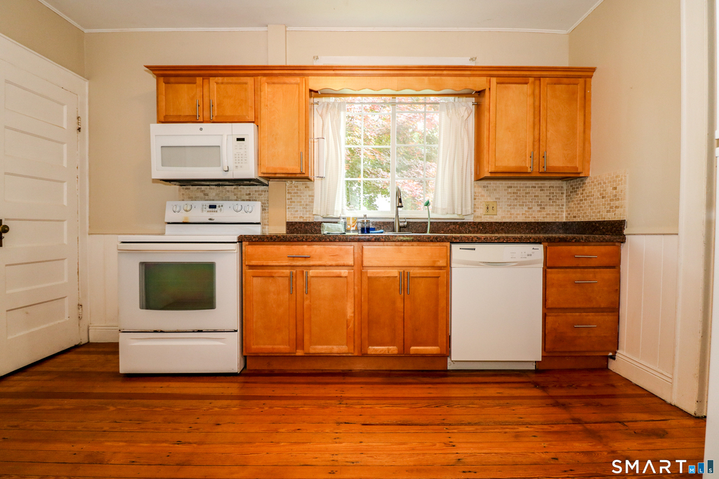 1790 Huntington Turnpike - Photo 6