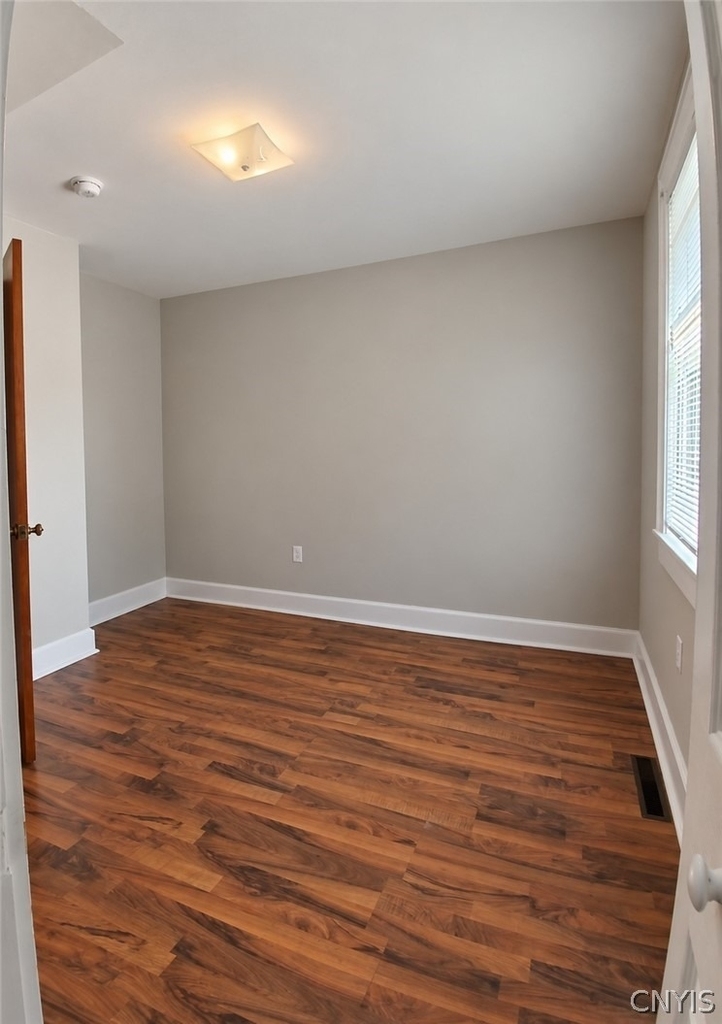 5690 Caughdenoy Road - Photo 9
