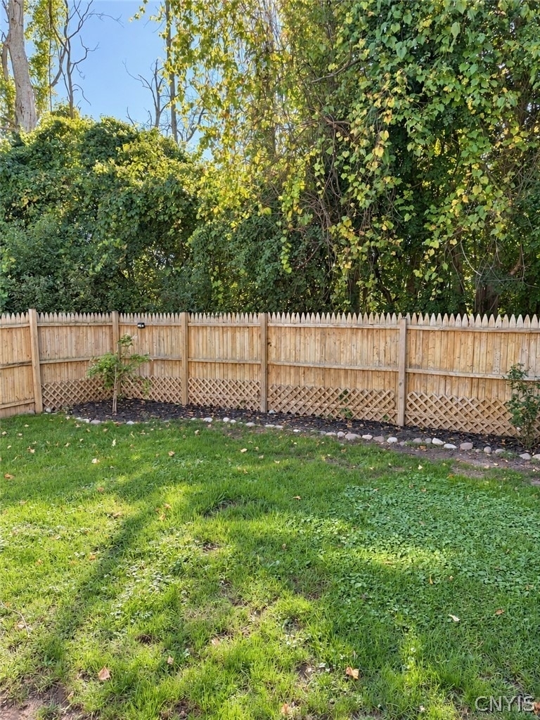 5690 Caughdenoy Road - Photo 12