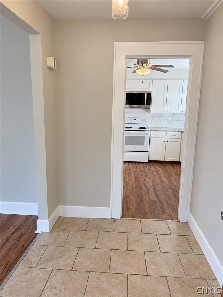 5690 Caughdenoy Road - Photo 3