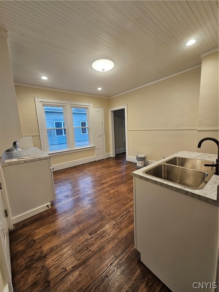 494 Coventry Avenue - Photo 2