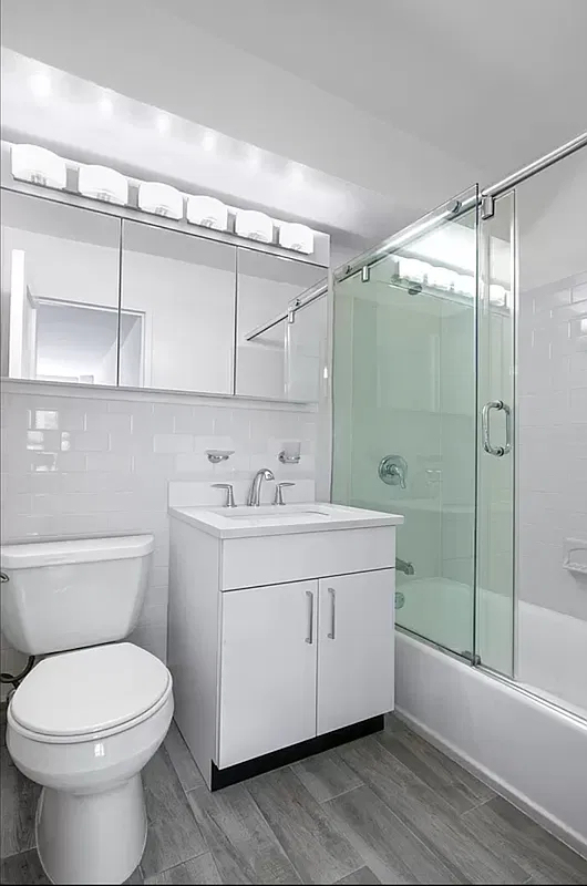 East 56th Street - Photo 3