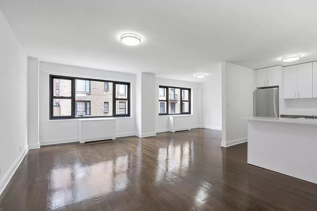 East 56th Street - Photo 0