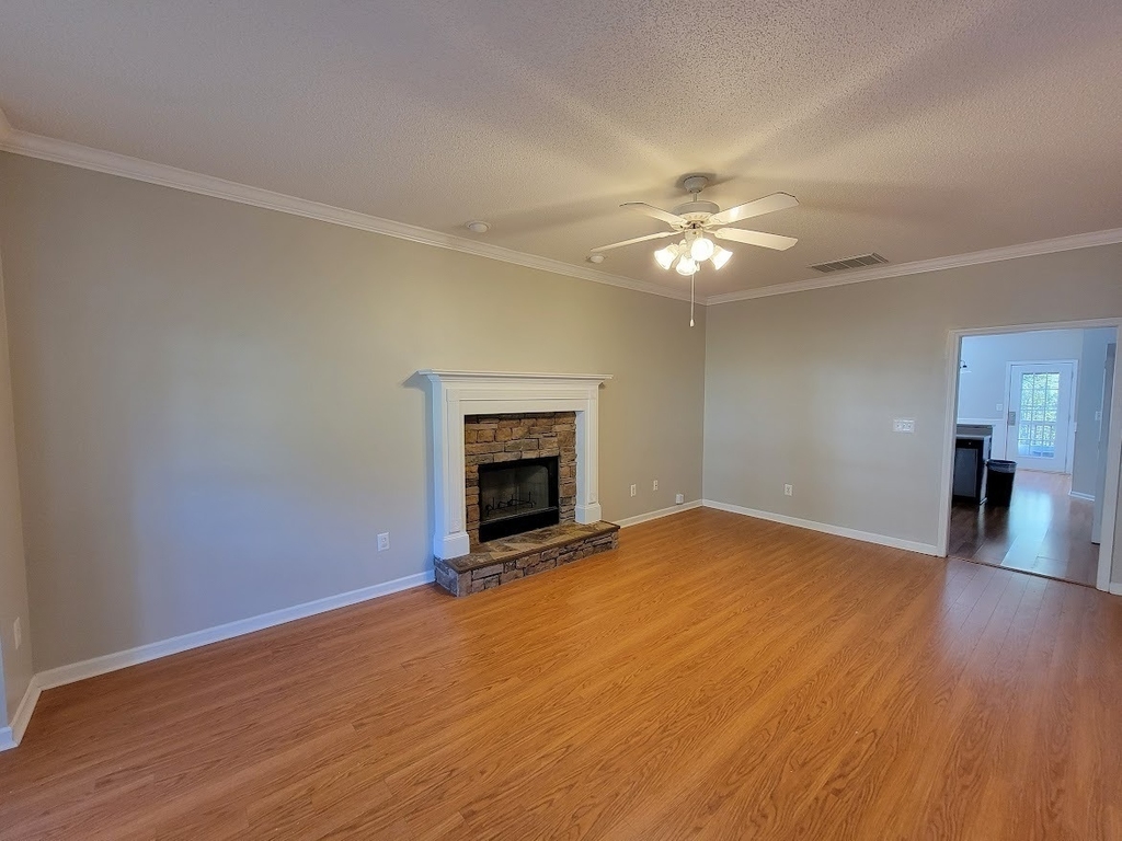 435 Southridge - Photo 1