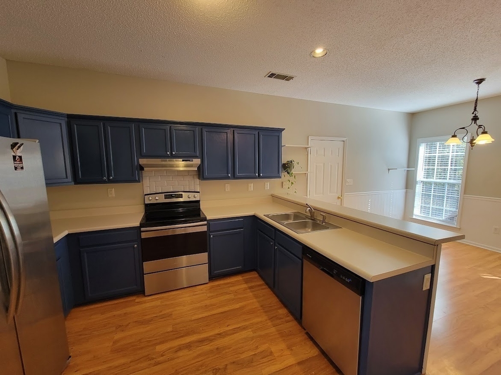 435 Southridge - Photo 4