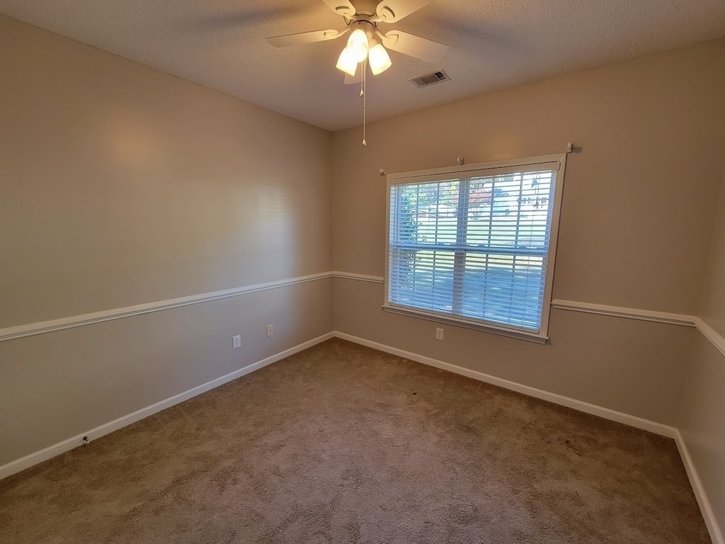 435 Southridge - Photo 13