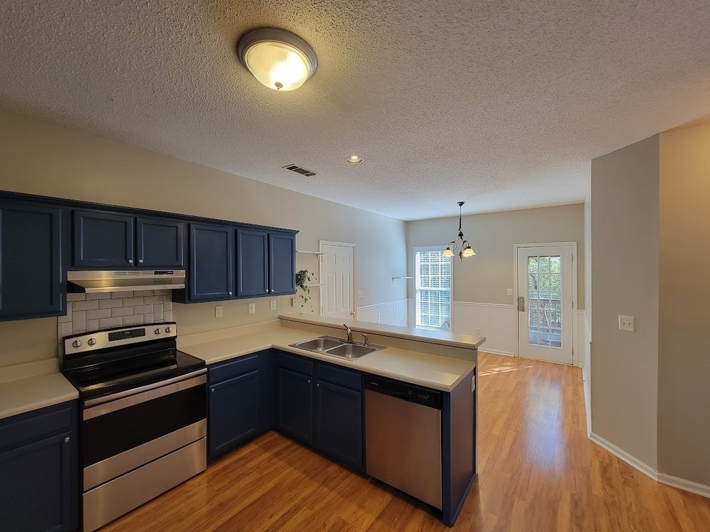 435 Southridge - Photo 5