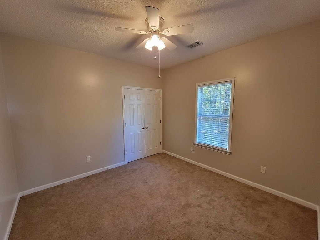 435 Southridge - Photo 14