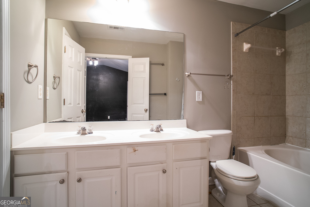 980 Prestwyck Court - Photo 9
