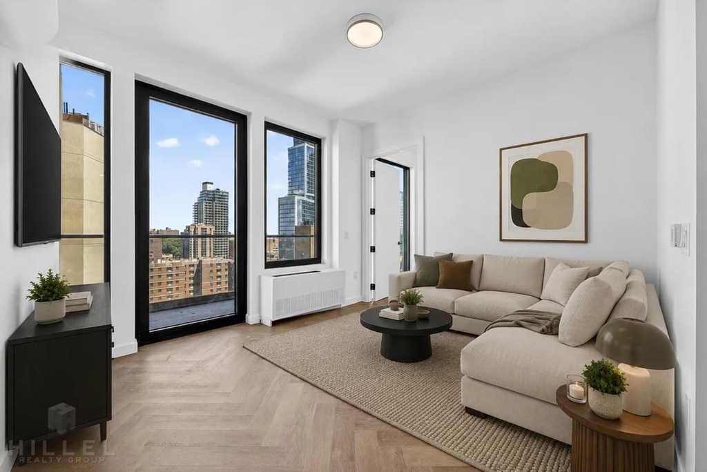 Fleet Place - Photo 1