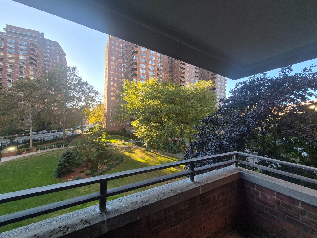 475 Fdr Drive - Photo 2