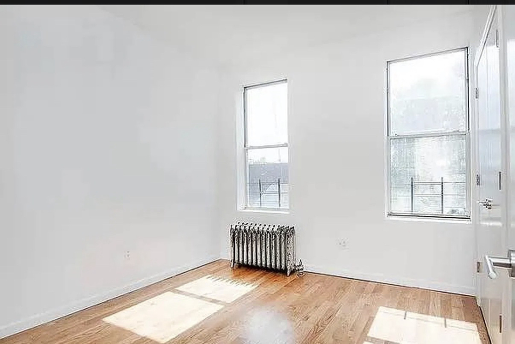 572 East 26th Street - Photo 5