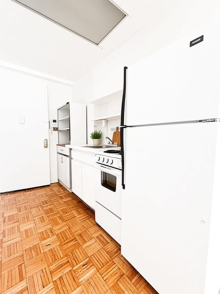 408 8th Avenue - Photo 1