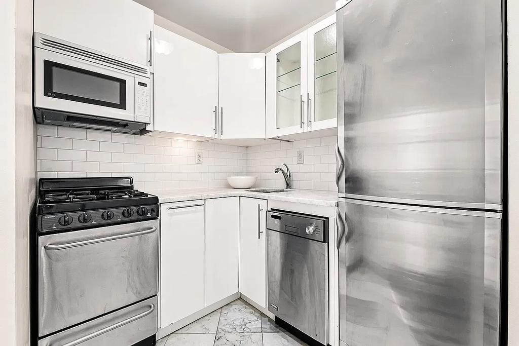 322 West 14th Street - Photo 1