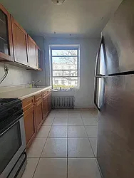 90 Clinton Avenue - Photo 3