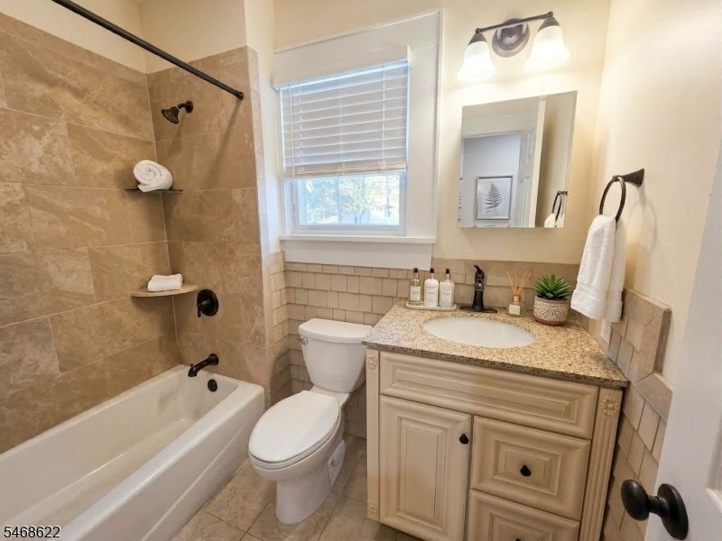 634 W Broad St - Photo 6