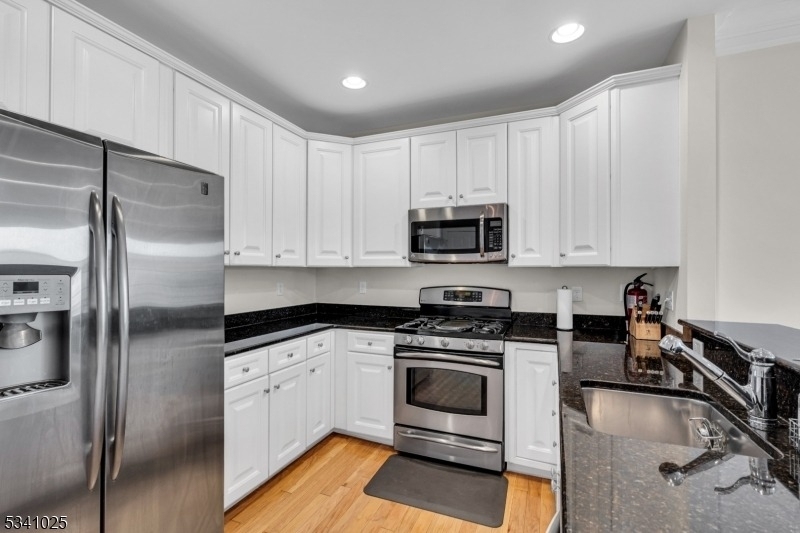 268 Victoria Drive - Photo 6