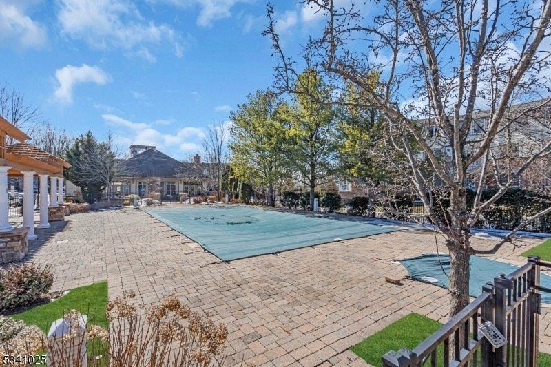 268 Victoria Drive - Photo 3