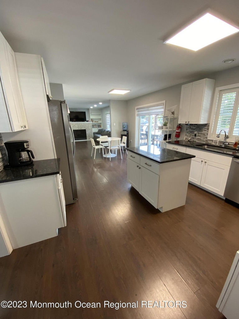 511 W Park Avenue - Photo 4