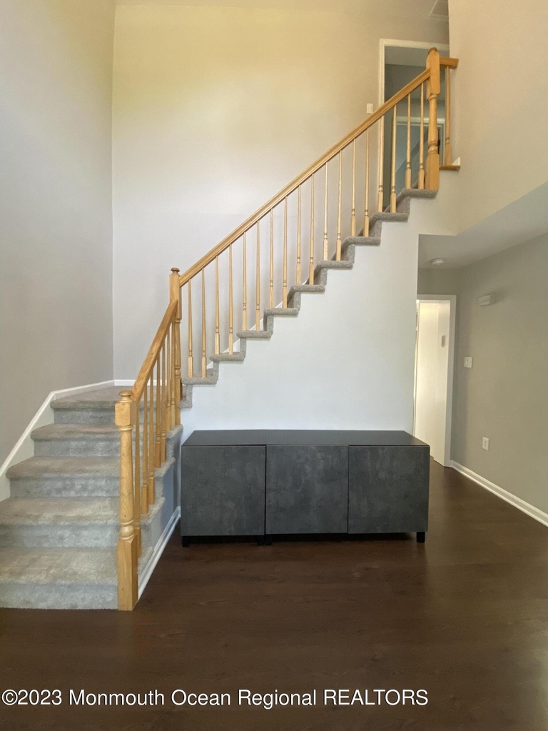 511 W Park Avenue - Photo 2