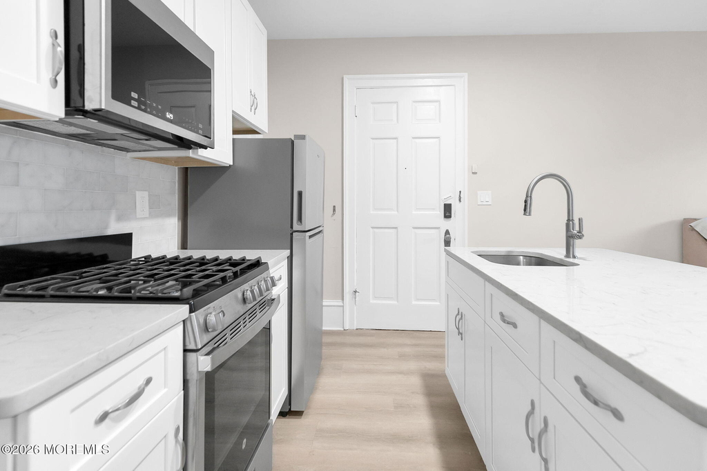 301 8th Avenue - Photo 7