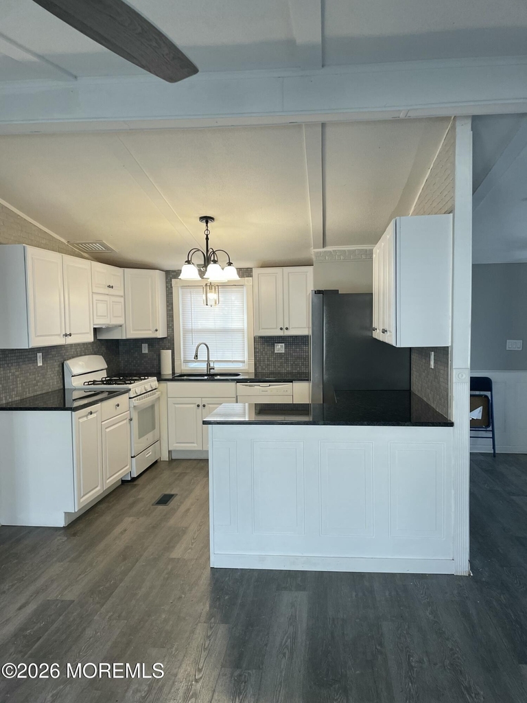 21 Forest Drive - Photo 3